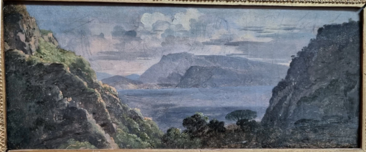 Un lago in montagna